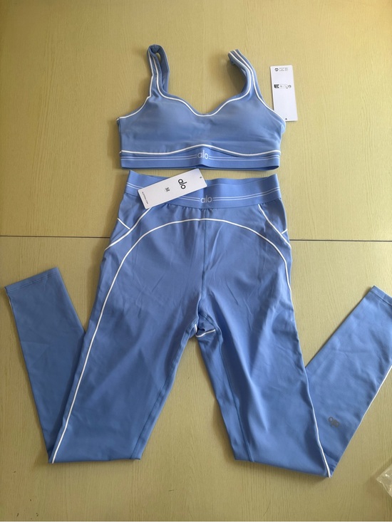 ALO Yoga Other - ALO Yoga Blue Sports Bra and Leggings Set with White Piping